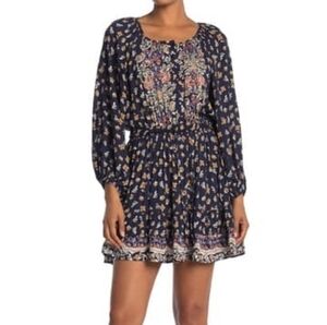 - Angle  Long sleeve Printed Dress